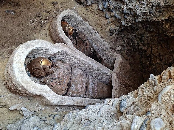 У стародавньому місті Оксірінх в провінції Мінья в Єгипті археологи знайшли некрополь римської епохи. Але головне - виявили папі... - WAS на we.ua