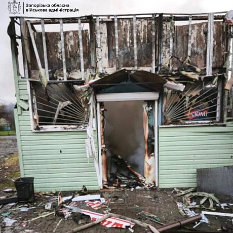 росіяни завдали удару по Запорізькому району: постраждали семеро людей Внаслідок обстрілу частково зруйновано Будинок культури... - на we.ua