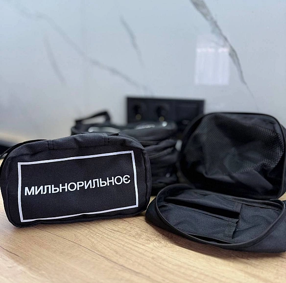 Для справжніх поціновувачів армійської класики🤩, які застали фрази: «збираємо своє мильнорильноє і закладаємо у натівський вєщмє... - на we.ua