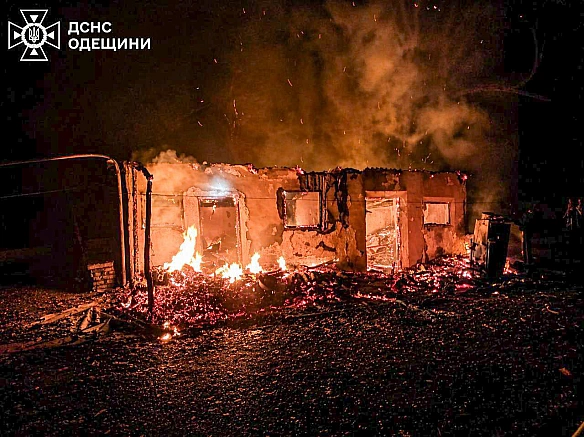 російські війська знову атакували ОдещинуНа півдні регіону пошкоджено житлову забудову та припортову територію. Двоє людей пос... - UkraineNow на we.ua