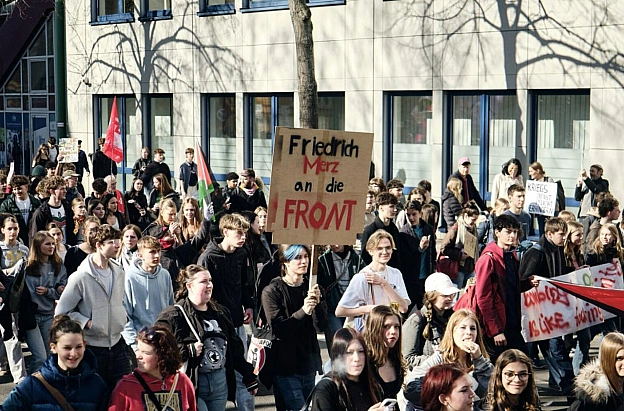 У Німеччині тисячі школярів протестували проти можливого повернення обов’язкової військової службиЗа словами організаторів, пе... - на we.ua