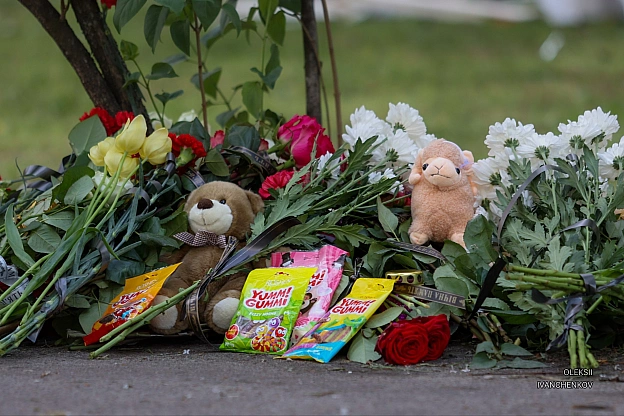 Київ. 15 травня. Місце, де час зупинився. 🙏💔​Рятувальники завершили розбір завалів. Зафіксовані наслідки трагедії: відкритий х... - Репортер інформує on we.ua