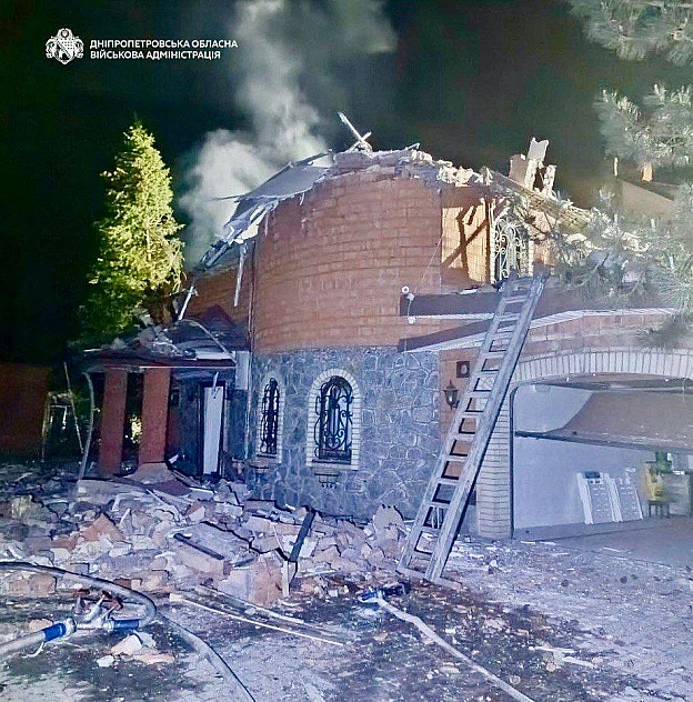Армія рф завдала удару безпілотниками по ДніпруВнаслідок атаки спалахнули пожежі, троє людей постраждали. Загалом в Дніпропетр... - UkraineNow on we.ua