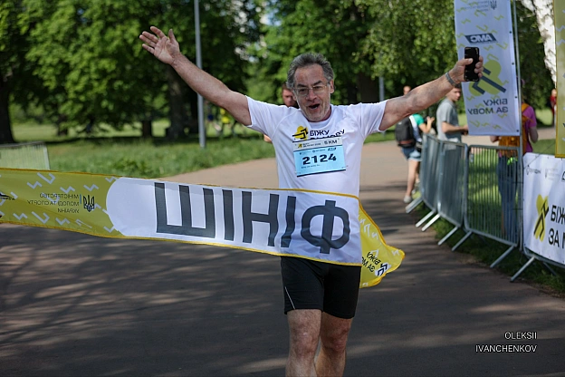 🏃‍♀️ Попри нічний обстріл: у Києві в неділю пройшов забіг «Біжу за мову»​Поки столиця оговтувалася від чергової важкої нічної ... - на we.ua