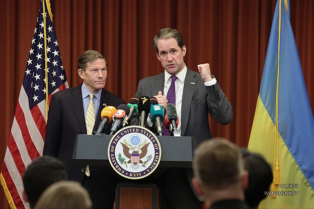🇺🇸🇺🇦 Делегація Конгресу США у Києві: головні підсумкиДо столиці прибули сенатор Річард Блюменталь та конгресмен Джим Гаймс, як... - Репортер інформує on we.ua