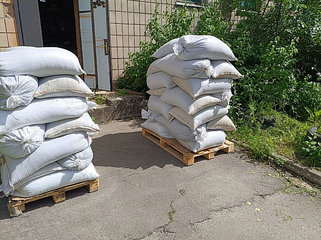 Терпомпластові гранули вже приїхали та вже перетворюються на Едельвейси. - ДрукАрмія на we.ua