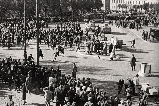 15 червня 1940 року радянські війська увійшли до Литви після ультиматуму СРСР із вимогою допустити додаткові частини Червоної ар... - WAS на we.ua