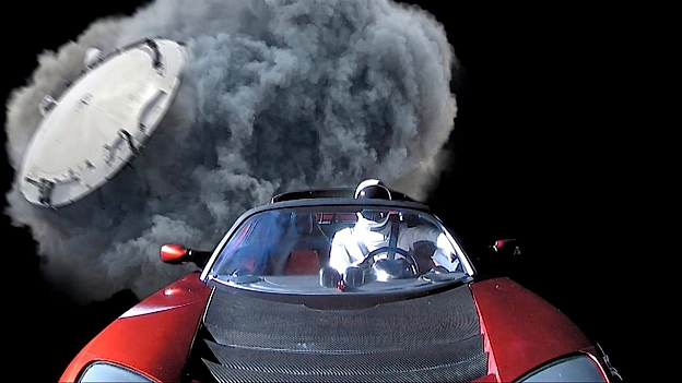 Тим часом легендарна кришечка з московського НПЗ наздогнала Tesla Roadster Ілона Маска, яку він запустив в космос у 2018 році(с... - на we.ua