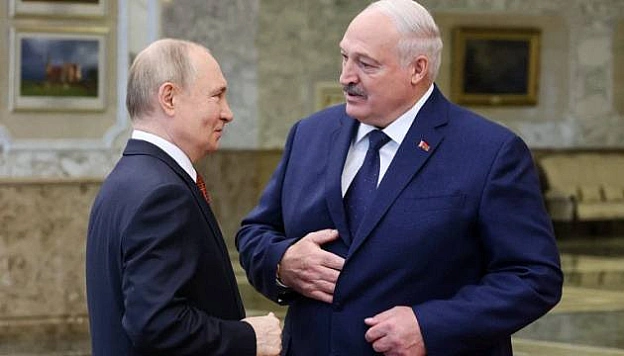 путін «найближчим часом» обговорить з Лукашенком вимогу України зняти у Білорусі ретранслятори, які коригують удари російських д... - UkraineNow на we.ua