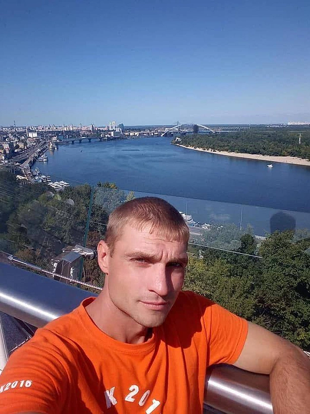 🫂🇺🇦 Наш колега та оборонець Маріуполя Максим Рибальченко — нарешті вдома! Неймовірна радість для великої родини ДТЕК!Максим пр... - на we.ua
