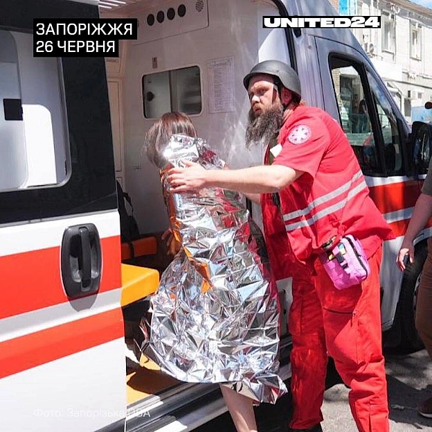 UPD: 15 людей постраждали росія вдарила балістикою по Запоріжжю. Щонайменше 9 людей дістали поранення, пошкоджено цивільну інф... - UNITED24 на we.ua