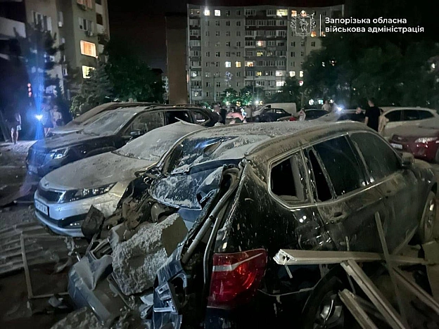 Шість поранених, у тому числі дитина - ворог вночі атакував ЗапоріжжяТри керовані авіабомби пошкодили багатоповерхівку, житлов... - UkraineNow на we.ua