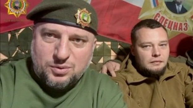 Знайдіть 10 відмінностей - на we.ua