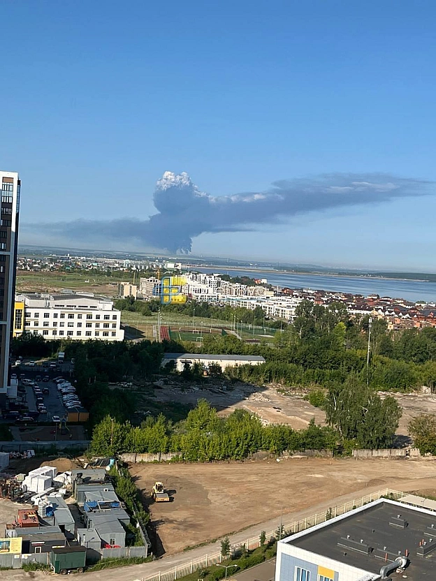 Вночі було атаковано підприємство «Ніжнєкамскнєфтєхім» у ТатарстаніМасштабну пожежу видно навіть із сусідніх міст, повідомляє ... - UkraineNow на we.ua
