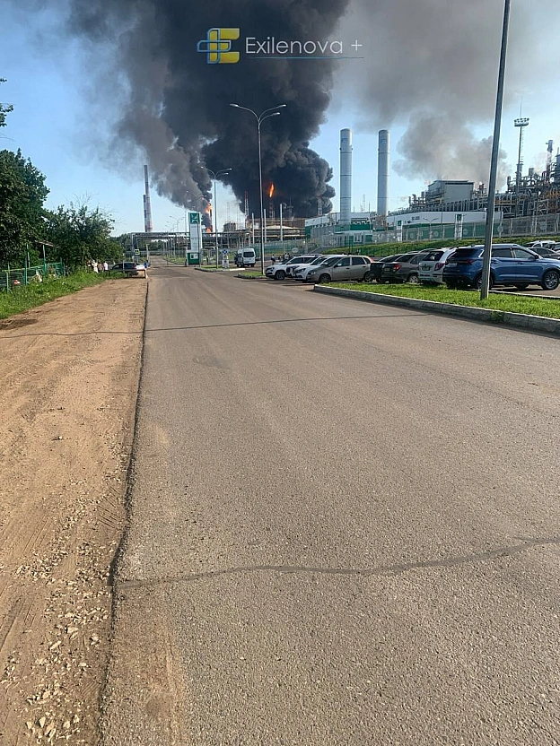 Вночі було атаковано підприємство «Ніжнєкамскнєфтєхім» у ТатарстаніМасштабну пожежу видно навіть із сусідніх міст, повідомляє ... - UkraineNow на we.ua