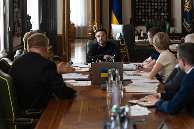 УКРАЇНА ВІДКРИЄ АРХІВИ ТА ПОСИЛИТЬ РОЛЬ ІНСТИТУТУ НАЦПАМʼЯТІ Вчора Президент України Володимир Зеленський провів нараду стосов... - на we.ua
