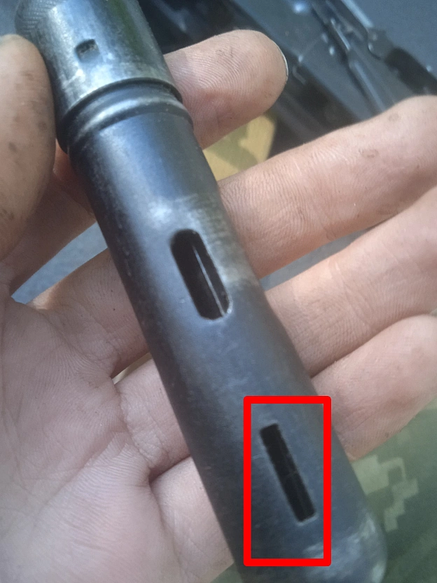 Як правильно і просто зняти газову трубку на калаші? На жаль багато хто через брак знань використовує для цього підручні засоб... - на we.ua