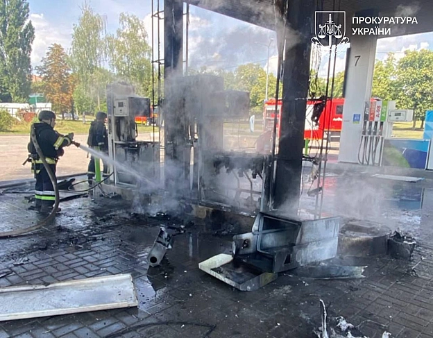 Удар по АЗС у Харкові: через атаку FPV-дрона постраждали п’ятеро людей, — прокуратураУ Немишлянському районі зруйновано паливн... - на we.ua