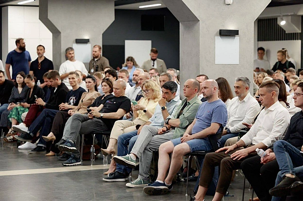 🤝🏻 Об’єднали 200 технологічних компаній — провели масштабну зустріч ІТ-екосистеми з керівництвом МінцифриАсоціація IT Ukraine... - на we.ua