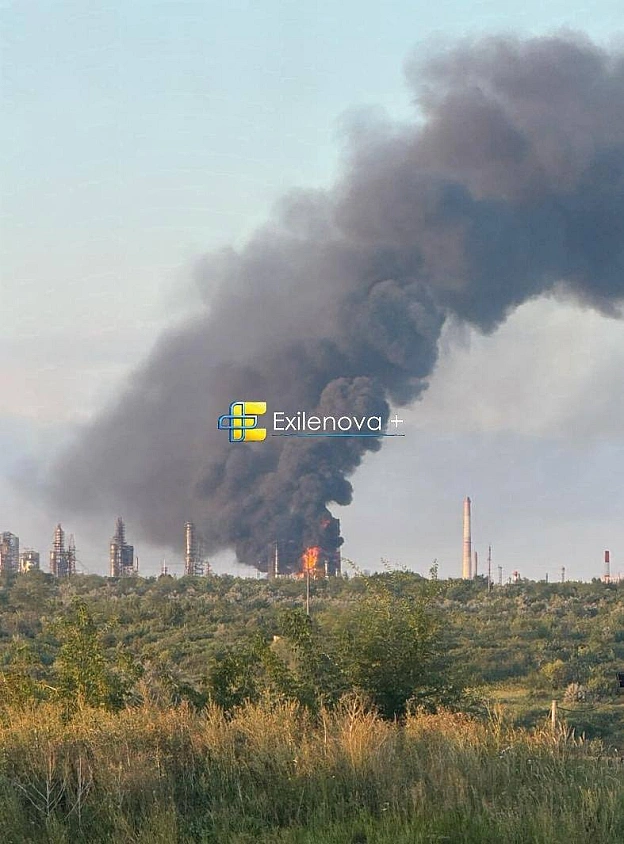 Нові українські удари по НПЗ у рф знову спровокували дефіцит пальногоЗагалом удари у серпні пошкодили 11 з 34 великих НПЗ. Пр... - на we.ua