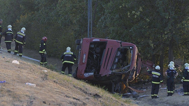 В Угорщині перекинувся польський автобус із туристами. 12 людей загинули, ще 47 пораненіЗагалом в автобусі перебували 57 пасаж... - на we.ua