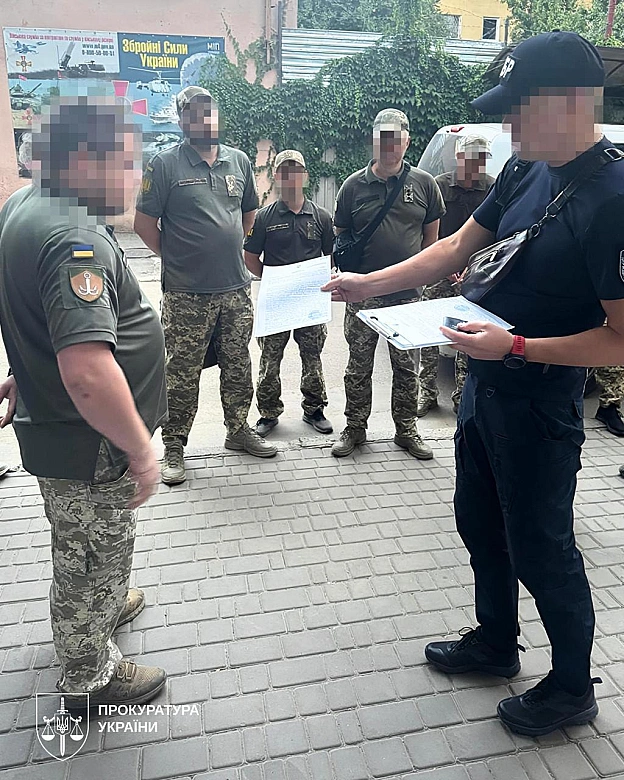 ❗️Утримували, катували, заливали очі людей газом та навіть збивали (!) автівками десять працівників районного ТЦК та СП Одеси –... - на we.ua