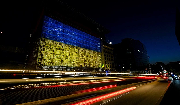 🇺🇦 Найвідоміші будівлі світу засяяли кольорами українського прапора до 35-ї річниці Незалежності1. Центр Гейдара Алієва у Баку... - на we.ua