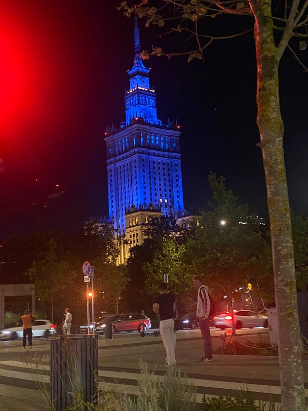 🇺🇦 Найвідоміші будівлі світу засяяли кольорами українського прапора до 35-ї річниці Незалежності1. Центр Гейдара Алієва у Баку... - на we.ua
