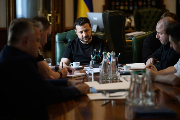 Зеленський говорив телефоном із представниками Трампа Віткоффом та КушнеромСеред тем розмови - майбутній візит Віткоффа та Куш... - на we.ua