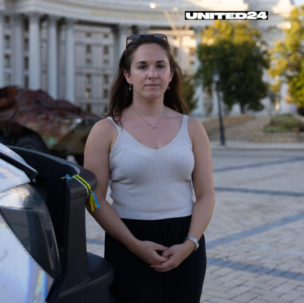 Під час візиту до України Кетрін Винник, амбасадорка UNITED24, відвідала знакові місця столиці та на власні очі побачила наслідк... - на we.ua