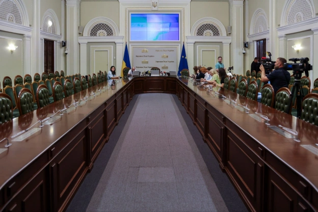 Як працюватиме Рада під час тривог: головне​Журналістам показали альтернативну залу та приміщення для роботи Верховної Ради під... - на we.ua