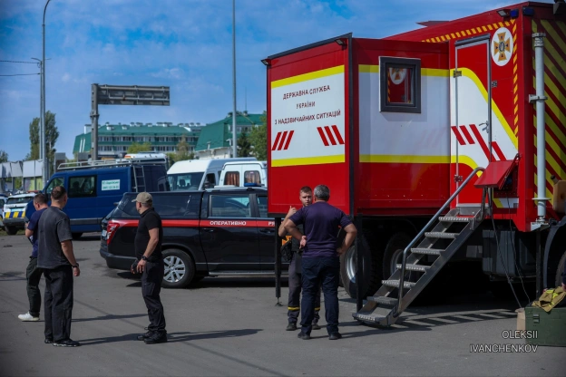 📍 с. Мила, Бучанський район: головне про наслідки ворожої атакиБезпека: Сапери ДСНС продовжують подворове розмінування та знеш... - на we.ua
