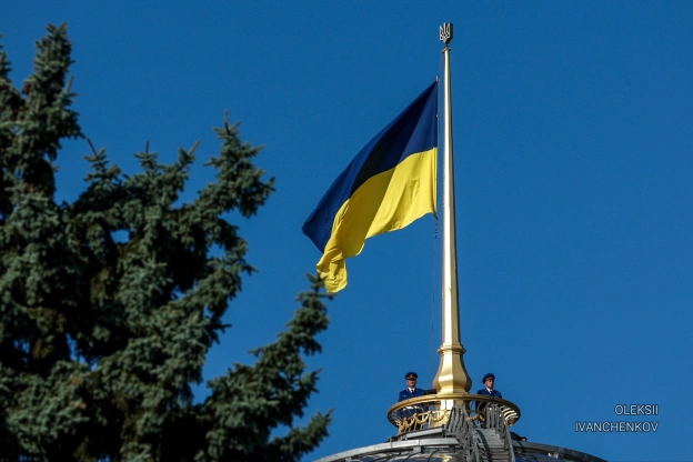 Історична наступність: біля стін Верховної Ради вшанували день підняття синьо-жовтого стягу​4 вересня 1991 року синьо-жовтий п... - на we.ua
