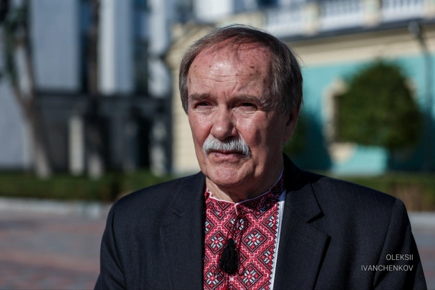 Історична наступність: біля стін Верховної Ради вшанували день підняття синьо-жовтого стягу​4 вересня 1991 року синьо-жовтий п... - на we.ua