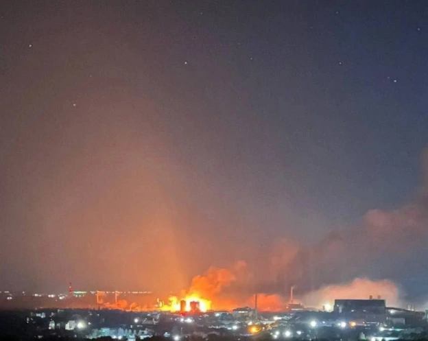 росіяни атакували підприємство у Камʼянському на Дніпропетровщині, загинули 4 людини ▪️У Миколаєві атаковано «Епіцентр». Постр... - на we.ua