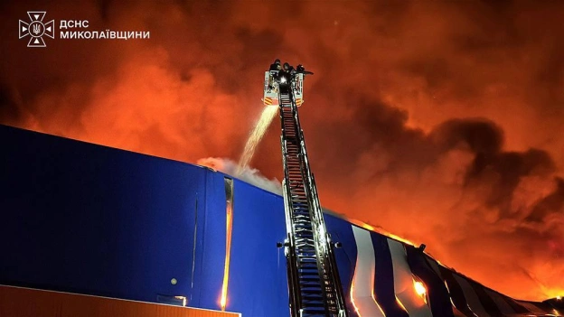 росіяни атакували підприємство у Камʼянському на Дніпропетровщині, загинули 4 людини ▪️У Миколаєві атаковано «Епіцентр». Постр... - на we.ua