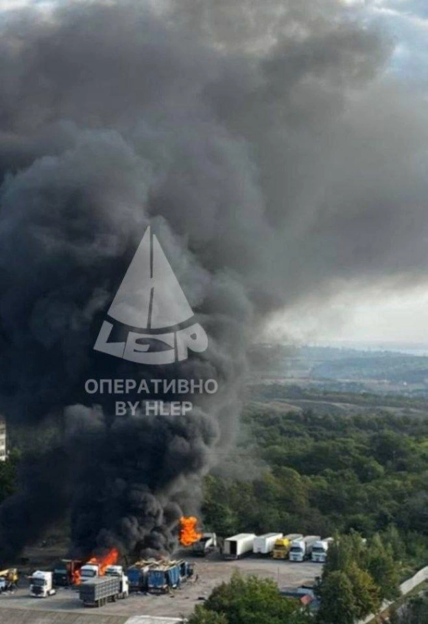 росіяни завдали удару по стоянці фур у Запоріжжі. Весь транспорт знищений, - місцеві ЗМІАналогічний удар завдано по Павлограду... - на we.ua
