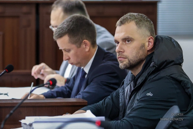 Сьогодні у Вищому антикорупційному суді триває засідання, де розглядається клопотання про обрання запобіжного заходу Сергію Кроп... - на we.ua