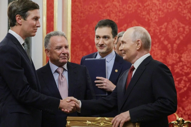 Кремль дав зрозуміти, що не має наміру відмовлятися від досягнення своїх військових цілей в Україні, — Bloomberg.путін готовий... - на we.ua