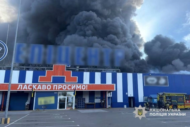 рашисти вдарили по «Епіцентру» в Прилуках на Чернігівщині, - поліціяІнформація про постраждалих та масштаб руйнувань уточнюєть... - на we.ua