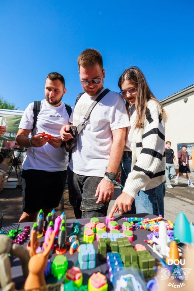 🔥 ДрукАрмія на DOU Day Picnic 20265 вересня ми знайомили гостей із «ДрукАрмією», показували наші вироби та 3D-друк наживо. Бул... - на we.ua