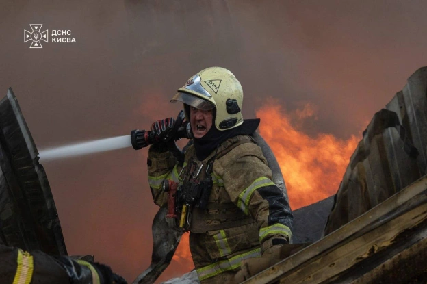 Більше 1300 виїздів на ліквідацію наслідків російських ударів цього тижняНа ліквідацію наслідків кожного такого обстрілу залуч... - на we.ua