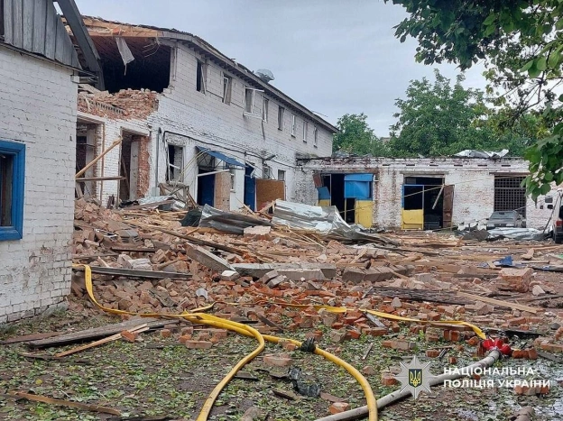 Троє загиблих внаслідок російського удару по Прилуках на Чернігівщині Також відомо про 7 постраждалих.Під атакою перебували ... - на we.ua