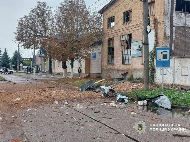 Троє загиблих внаслідок російського удару по Прилуках на Чернігівщині Також відомо про 7 постраждалих.Під атакою перебували ... - на we.ua
