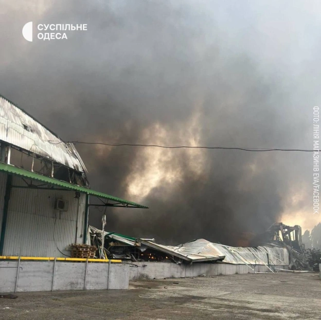 В Одесі внаслідок російської ракетної атаки 13 вересня було знищено сортувальний центр мережі EVAЦентр забезпечував товарами м... - на we.ua