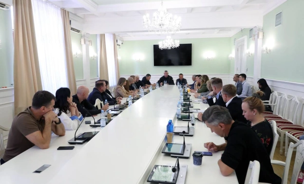 Віталій Кличко: Зустрівся з власниками, представниками великого бізнесу, який працює в Києві та УкраїніОбговорили питання, які... - КМДА – офіційний канал on we.ua
