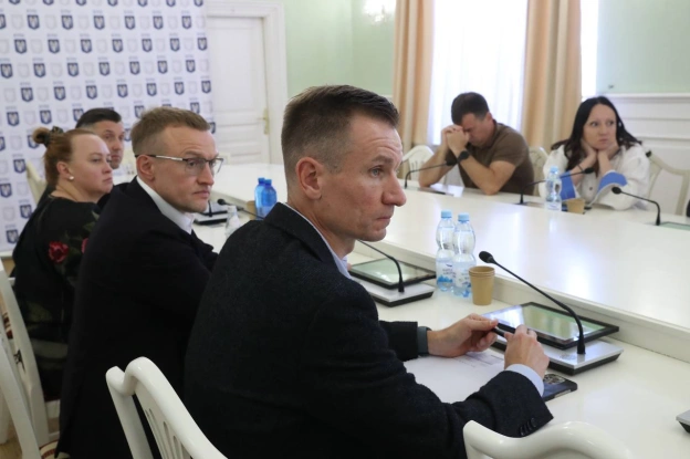 Віталій Кличко: Зустрівся з власниками, представниками великого бізнесу, який працює в Києві та УкраїніОбговорили питання, які... - КМДА – офіційний канал on we.ua