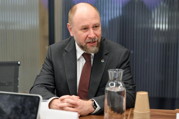 🔎🤝🏻🇺🇦 Дія.АI, ШІ для студентів та захист даних: поглиблюємо співпрацю з GoogleМіністерка Оксана Ферчук спільно з командою Мінц... - на we.ua
