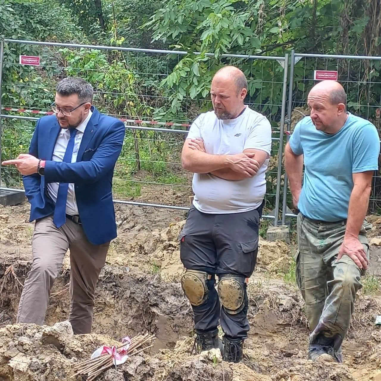 ГОЛОВА УІНП ВІДВІДАВ ЕКСГУМАЦІЙНІ РОБОТИ НА ГОЛОСКІВСЬКОМУ КЛАДОВИЩІ У ЛЬВОВІГолова Українського інституту національної пам’ят... - на we.ua