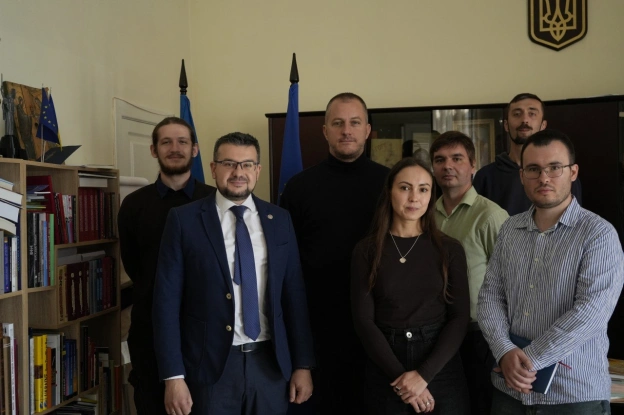 В УІНП ОБГОВОРИЛИ ПИТАННЯ МЕМОРІАЛІЗАЦІЇ ВІЙН І ГЕНОЦИДІВ в УКРАЇНІ ТА БОСНІЇ І ГЕРЦЕГОВИНІГолова Українського інституту націо... - on we.ua